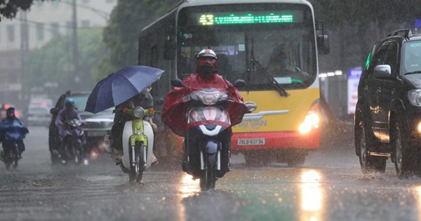 Cảnh báo mưa dông mạnh nhiều khu vực đêm nay