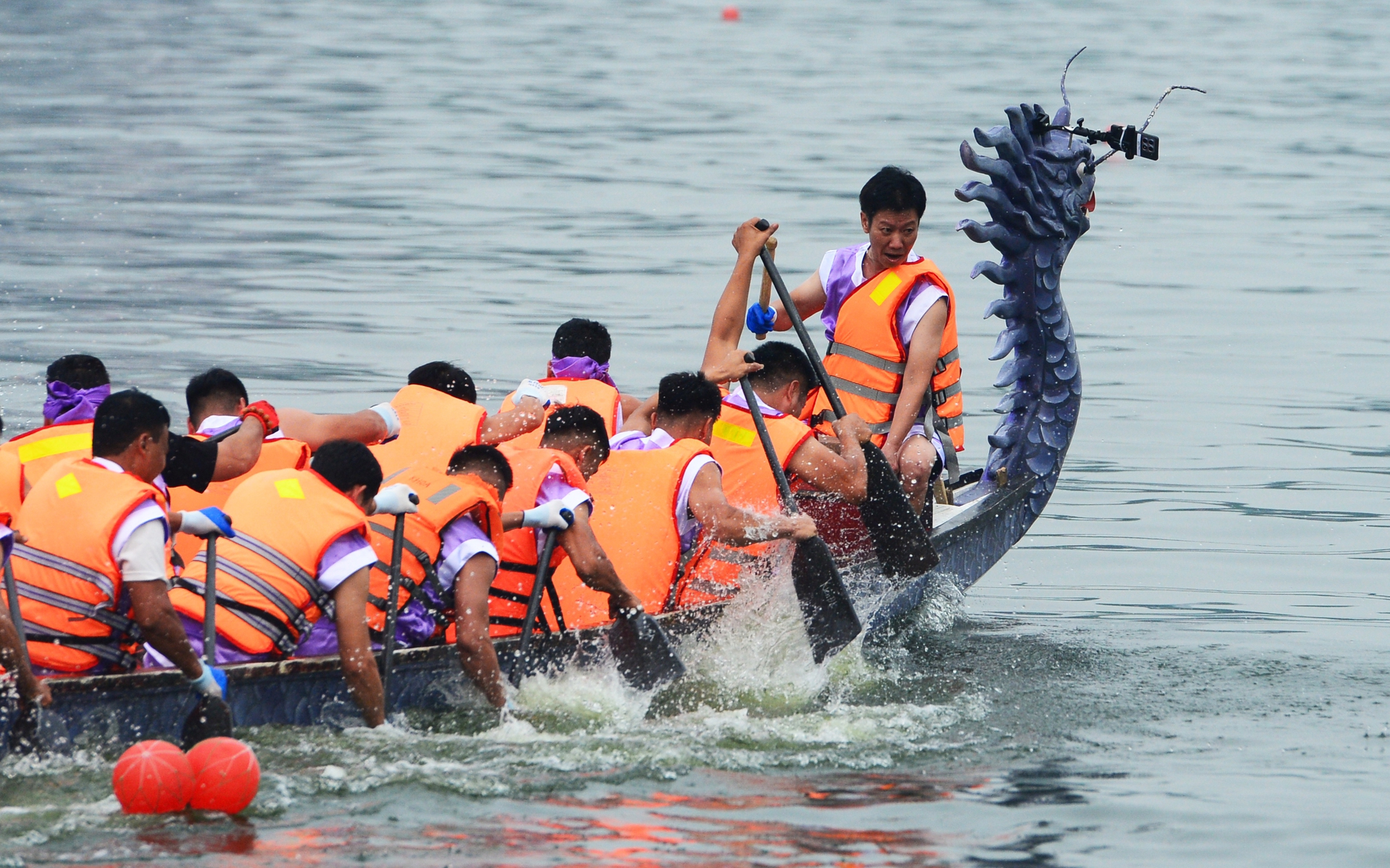 Kết thúc nghỉ lễ Giỗ Tổ Hùng Vương, cửa ngõ Hà Nội ken đặc phương tiện- Ảnh 1.