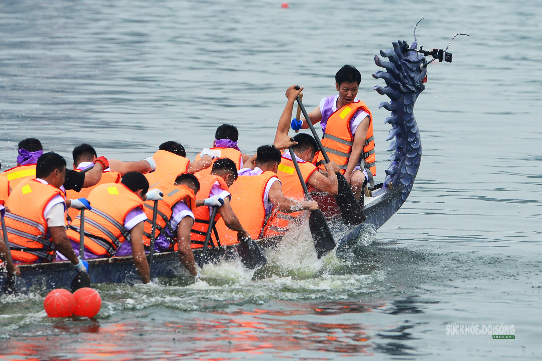 Những nhịp chèo dậy sóng hồ Văn Lang dịp Giỗ Tổ- Ảnh 6.