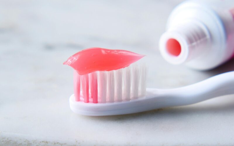 Kem đánh răng mới giúp ngừa viêm nha chu mà không diệt vi khuẩn có lợi