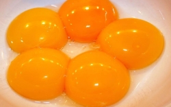 Lòng đỏ trứng có thực sự làm tăng cholesterol, nên ăn trứng như thế nào là tốt?