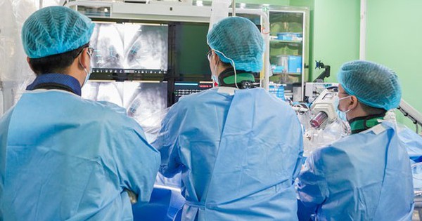 Thay van động mạch phổi qua da thành công cho bé gái 14 tuổi mắc tim bẩm sinh phức tạp, không phải mổ tim mở lần hai