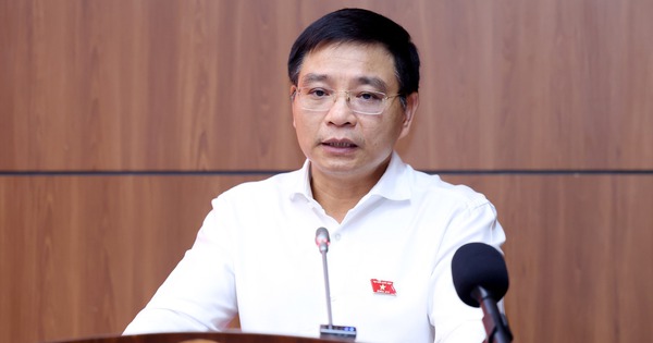 Chính phủ sẽ xem xét tổng thể chế độ, chính sách đối với cán bộ, công chức cấp xã