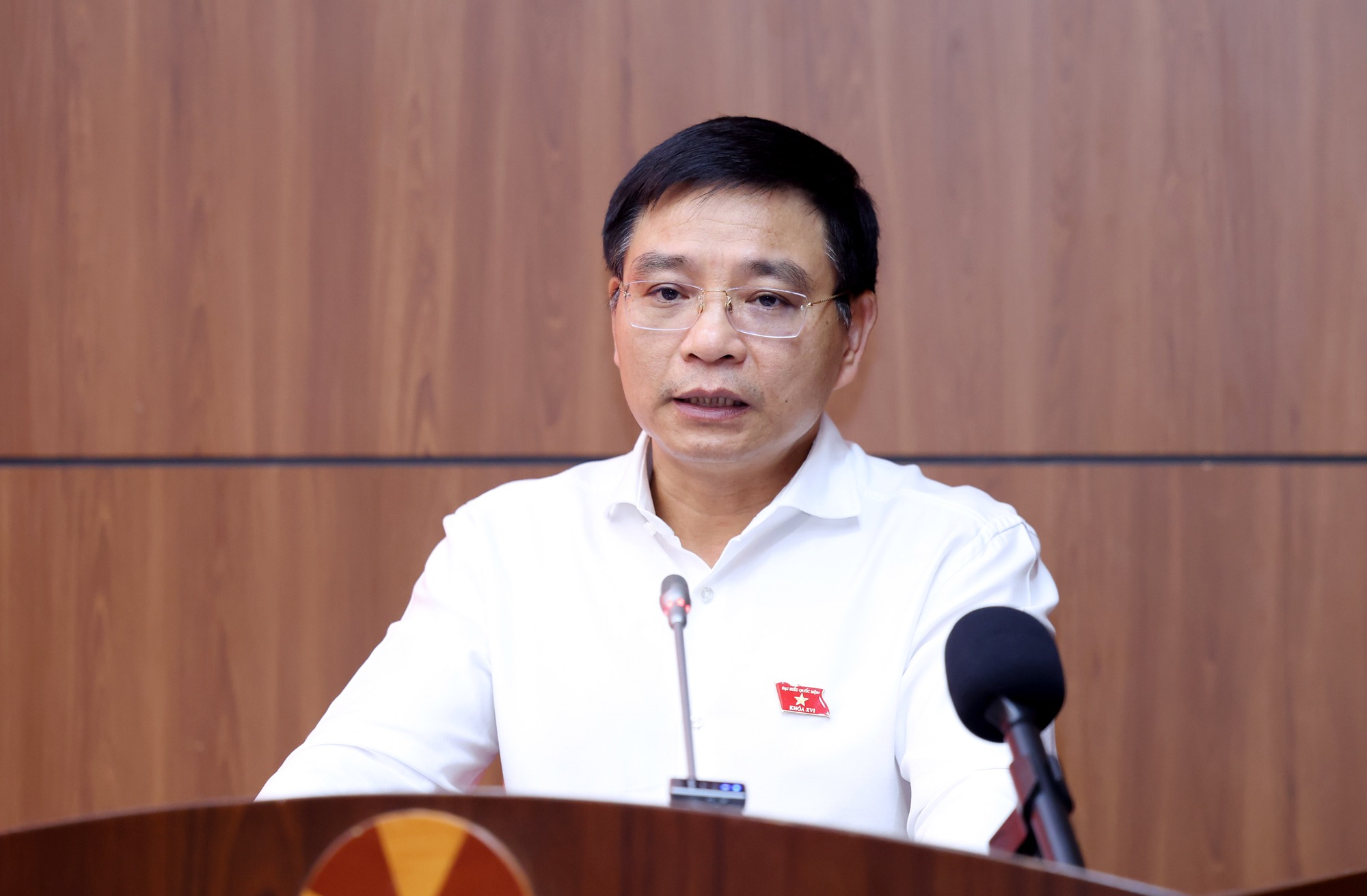 Chính phủ sẽ xem xét tổng thể chế độ, chính sách đối với cán bộ, công chức cấp xã- Ảnh 1.