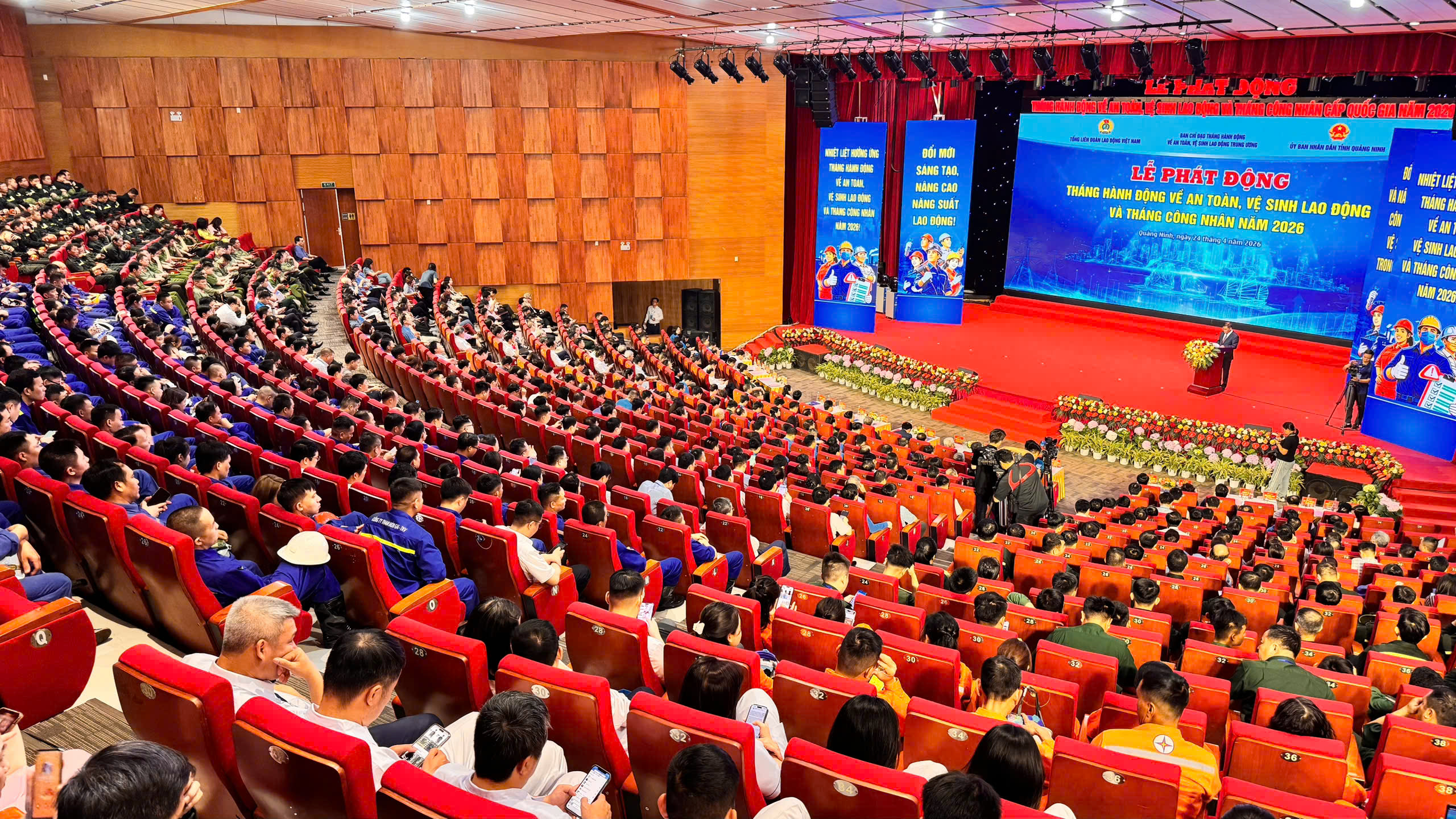 Phát động Tháng hành động về an toàn, vệ sinh lao động và Tháng Công nhân năm 2026
- Ảnh 1.