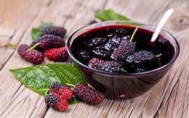 Cách dưỡng trắng da từ quả dâu tằm