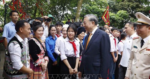 Tổng Bí thư, Chủ tịch nước Tô Lâm gặp gỡ, nói chuyện với bà con nhân dân tại Đền Hùng