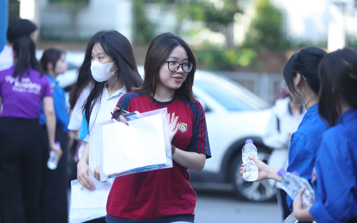 Chính thức mở cổng đăng ký dự thi tốt nghiệp THPT năm 2026- Ảnh 2.