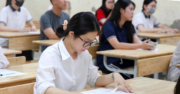 Vì sao số lượng thí sinh đăng ký miễn thi ngoại ngữ năm 2026 sụt giảm?