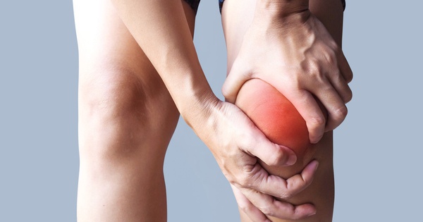 Đau gối, cứng khớp,…dấu hiệu cảnh báo thoái hóa khớp gối không nên bỏ qua