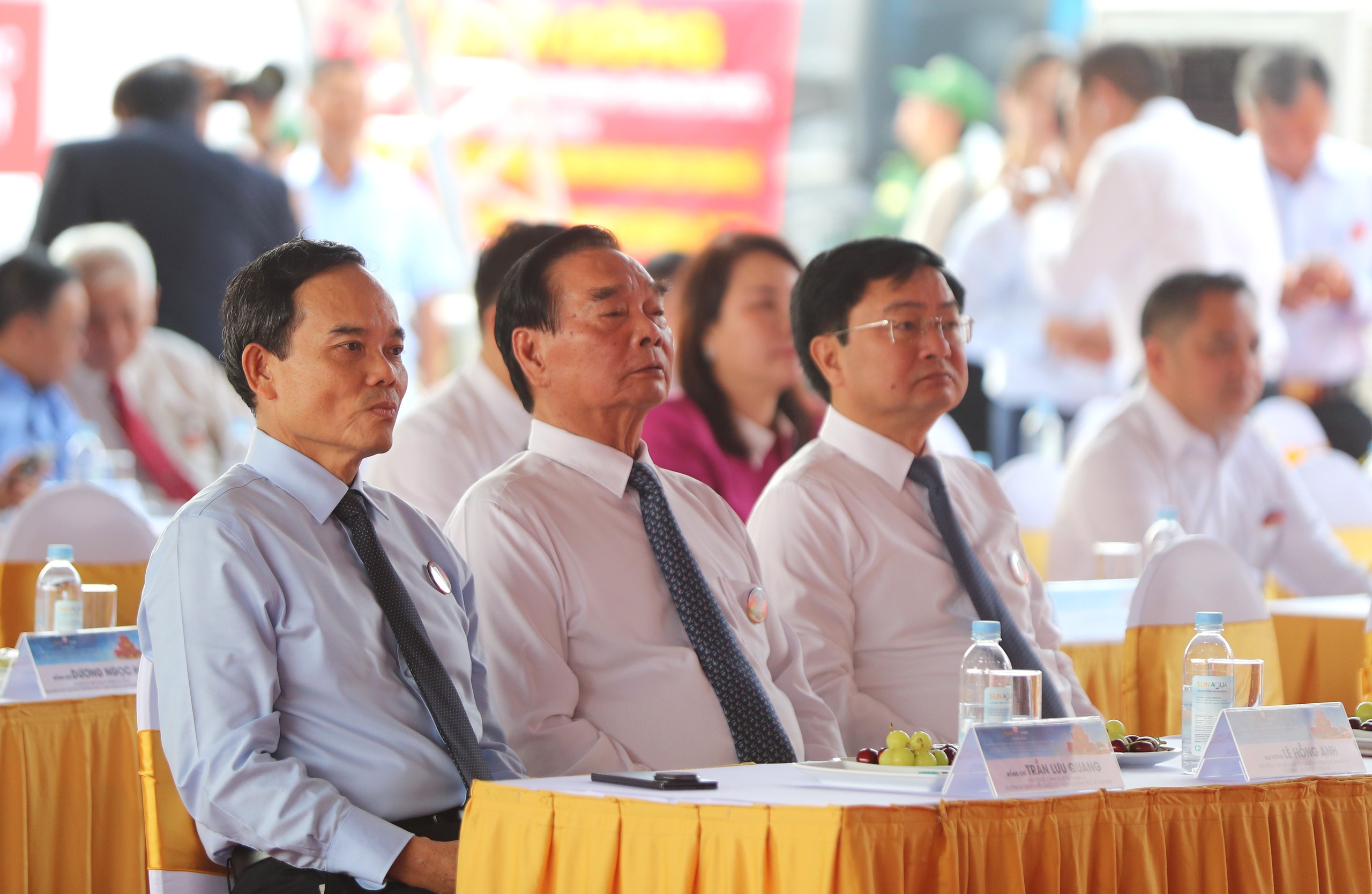 TPHCM khởi công loạt ‘siêu dự án’, lãnh đạo cam kết tháo gỡ đến cùng vướng mắc cho doanh nghiệp- Ảnh 2.