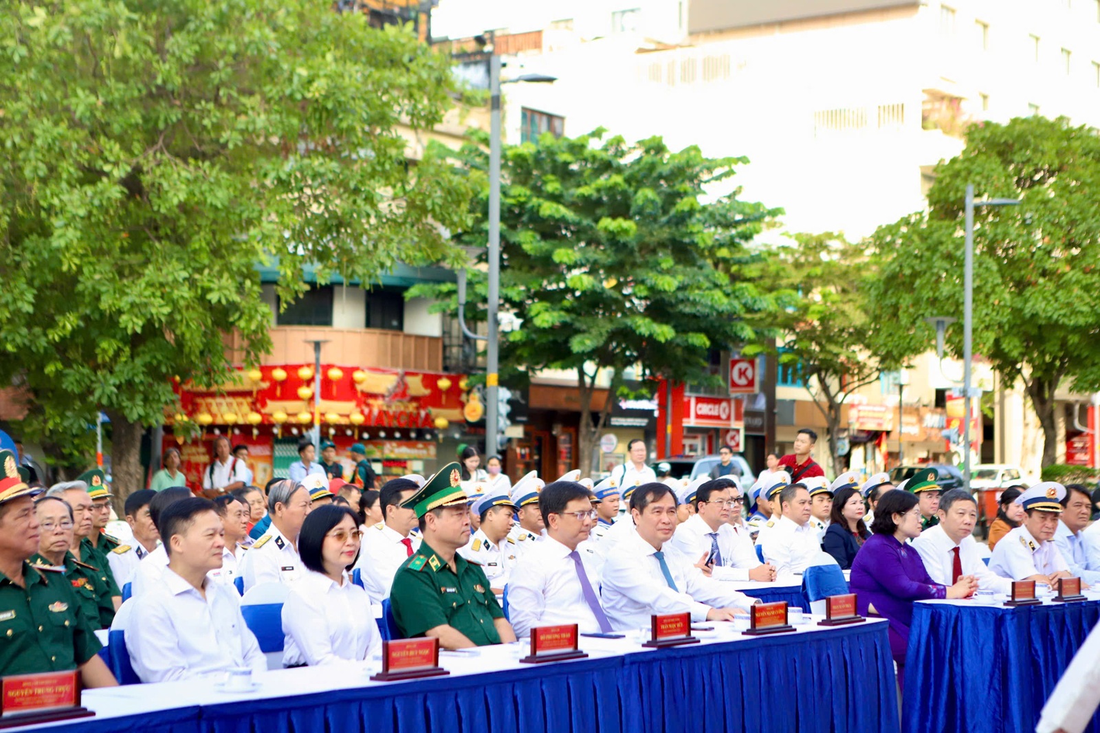 TPHCM trưng bày hơn 300 tác phẩm tái hiện lịch sử hào hùng của dân tộc- Ảnh 2.