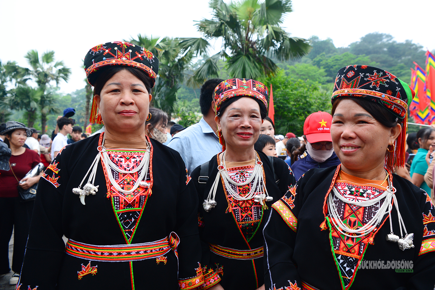 Biển người đổ về Đất Tổ ngày Giỗ Tổ Hùng Vương- Ảnh 7.