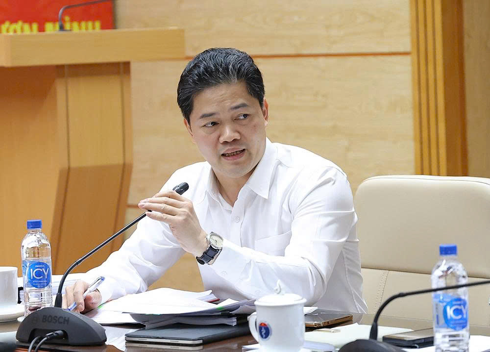 Bộ trưởng Đào Hồng Lan: Hoàn thiện đồng bộ hệ thống pháp luật tạo hành lang pháp lý cho hoạt động y tế- Ảnh 2.