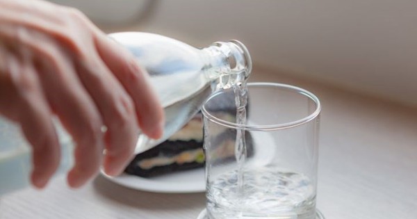 Học sinh nên uống nước như thế nào để đảm bảo vừa đủ?