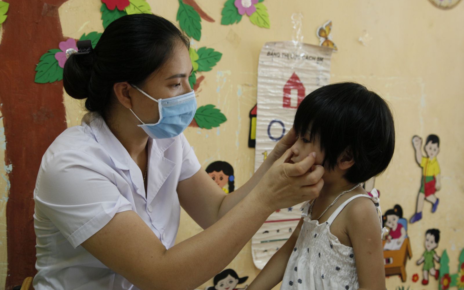 Tác hại của việc tiêu thụ quá mức lượng đường và chất tạo ngọt trong khẩu phần ăn- Ảnh 2.