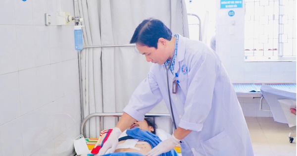 Bác sĩ 3 chuyên khoa phối hợp cứu sống bệnh nhân đa chấn thương ngực bụng, vỡ gan