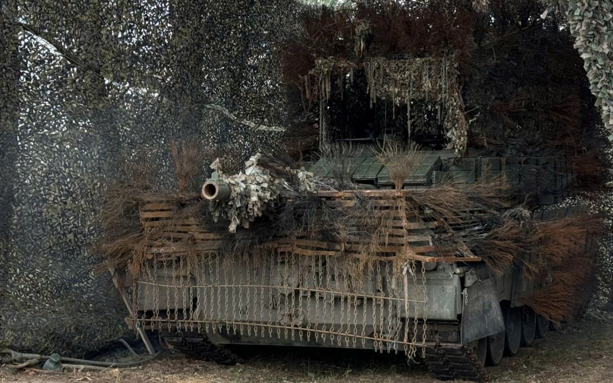 Triều Tiên công khai nghiên cứu xe tăng M1A1 Abrams của Mỹ và Leopard 2A4 của Đức- Ảnh 2.