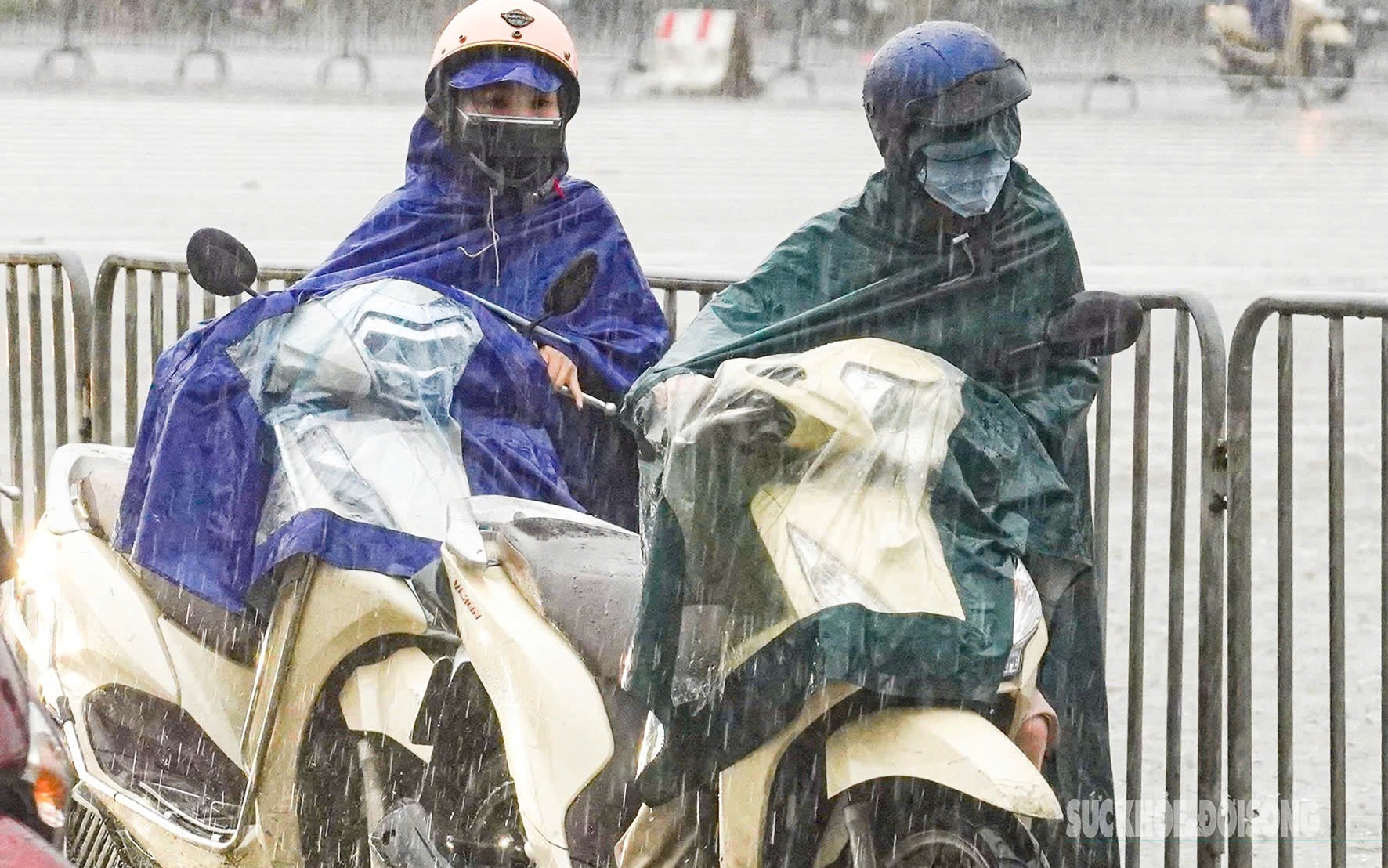 Cảnh báo dông lốc và mưa lớn vùng biển Quảng Ninh và Hải Phòng- Ảnh 2.