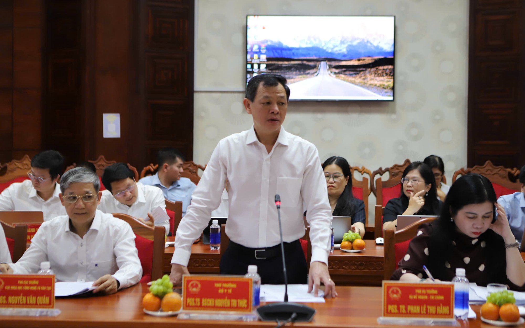 Bộ Y tế làm việc với tỉnh Đắk Lắk về củng cố y tế cơ sở, giải bài toán nhân lực