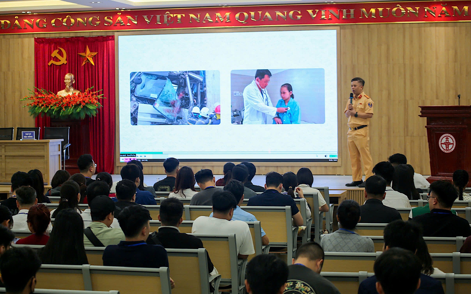 Sắp thi bằng lái xe ô tô, xem ngay video này để tránh lỗi ở phần thi đường trường- Ảnh 1.