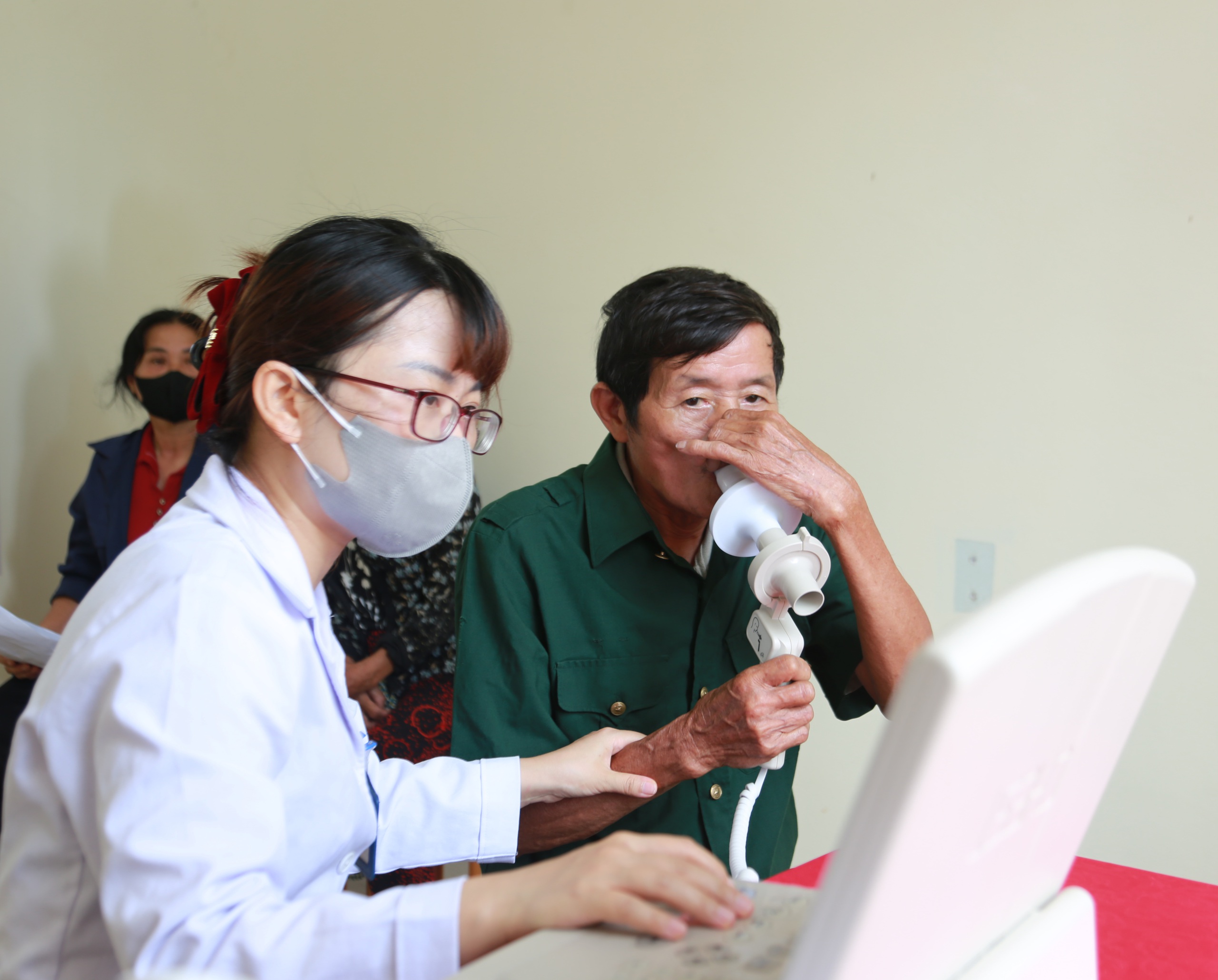 Bộ trưởng Đào Hồng Lan: Chăm sóc sức khỏe người dân từ sớm, từ xa và ngay tại cơ sở- Ảnh 13. Bộ trưởng Đào Hồng Lan: Chăm sóc sức khỏe người dân từ sớm, từ xa và ngay tại cơ sở- Ảnh 13.