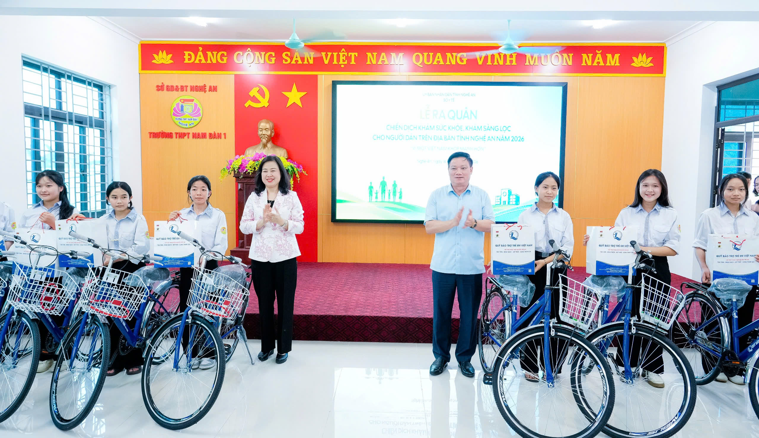 Bộ trưởng Đào Hồng Lan: Chăm sóc sức khỏe người dân từ sớm, từ xa và ngay tại cơ sở- Ảnh 8. Bộ trưởng Đào Hồng Lan: Chăm sóc sức khỏe người dân từ sớm, từ xa và ngay tại cơ sở- Ảnh 8.