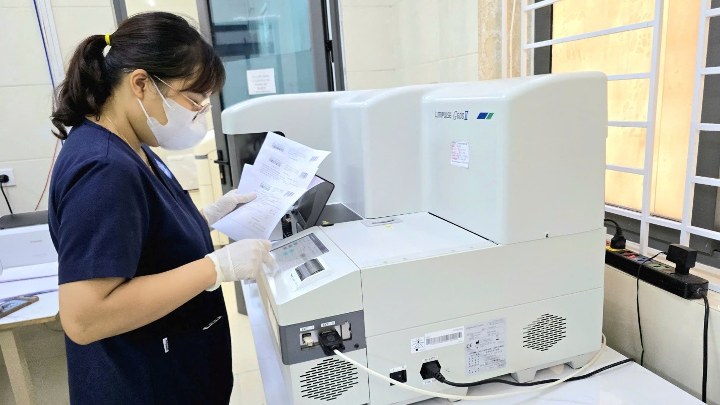 Bệnh viện Phổi Nghệ An làm chủ kỹ thuật xét nghiệm hiện đại, rút ngắn thời gian chẩn đoán và điều trị- Ảnh 3.