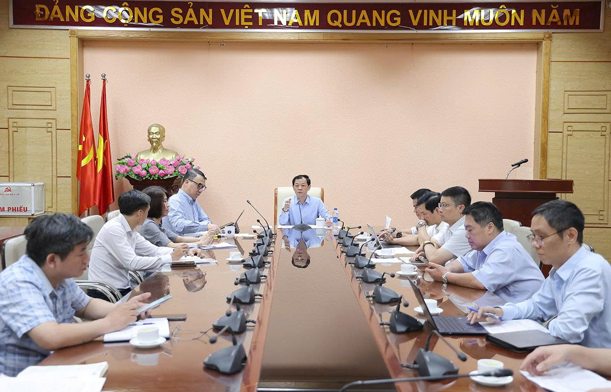 Lãnh đạo các đơn vị của Bộ Y tế chịu trách nhiệm về tiến độ, chất lượng các nhiệm vụ chuyển đổi số- Ảnh 9. Lãnh đạo các đơn vị của Bộ Y tế chịu trách nhiệm về tiến độ, chất lượng các nhiệm vụ chuyển đổi số- Ảnh 9.