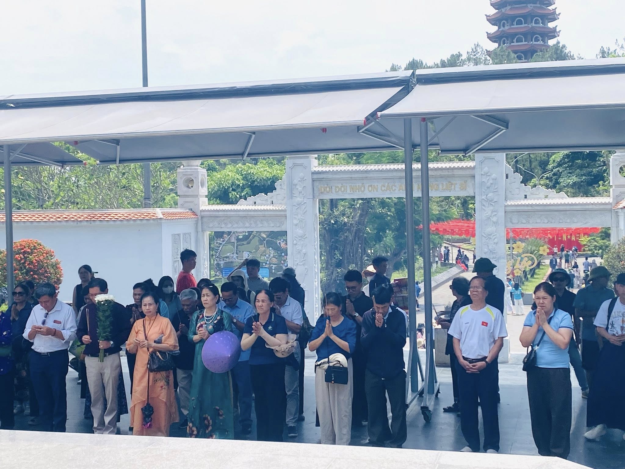 Tri ân tại Ngã ba Đồng Lộc- Ảnh 14.