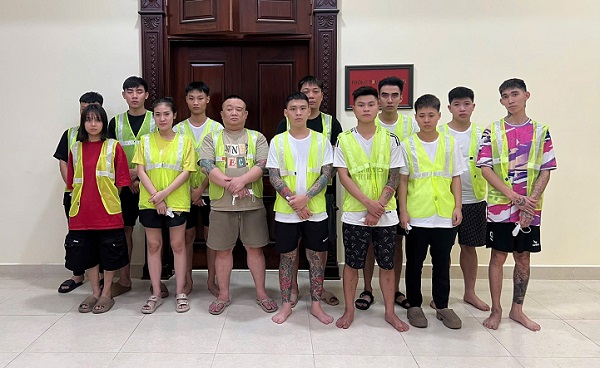 Hà Nội: Tạm giữ 13 đối tượng để điều tra về hành vi kinh doanh 'bóng cười' tại Lounge Gas Remix- Ảnh 3. Hà Nội: Tạm giữ 13 đối tượng để điều tra về hành vi kinh doanh 'bóng cười' tại Lounge Gas Remix- Ảnh 3.