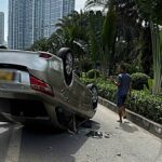 Ô tô ‘ngửa bụng’ tại Hà Nội sau sự cố bất ngờ