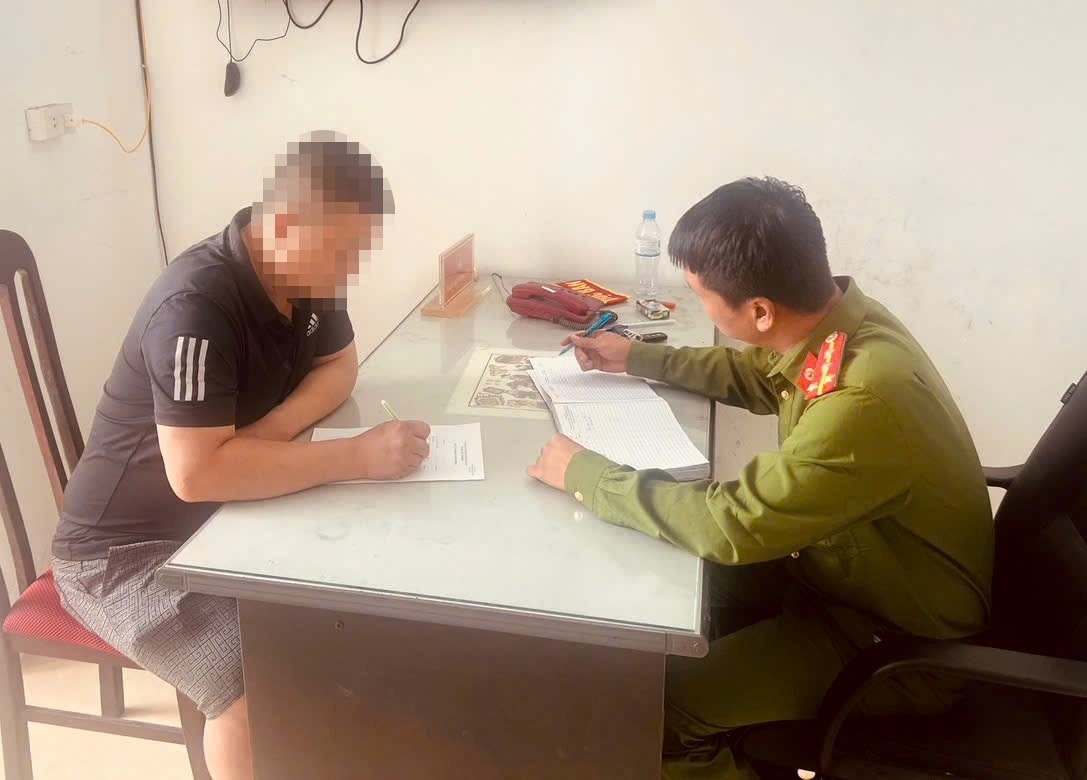 Công an Hải Phòng triệu tập nam thanh niên đánh người phụ nữ sau mâu thuẫn của trẻ con- Ảnh 2. Công an Hải Phòng triệu tập nam thanh niên đánh người phụ nữ sau mâu thuẫn của trẻ con- Ảnh 2.