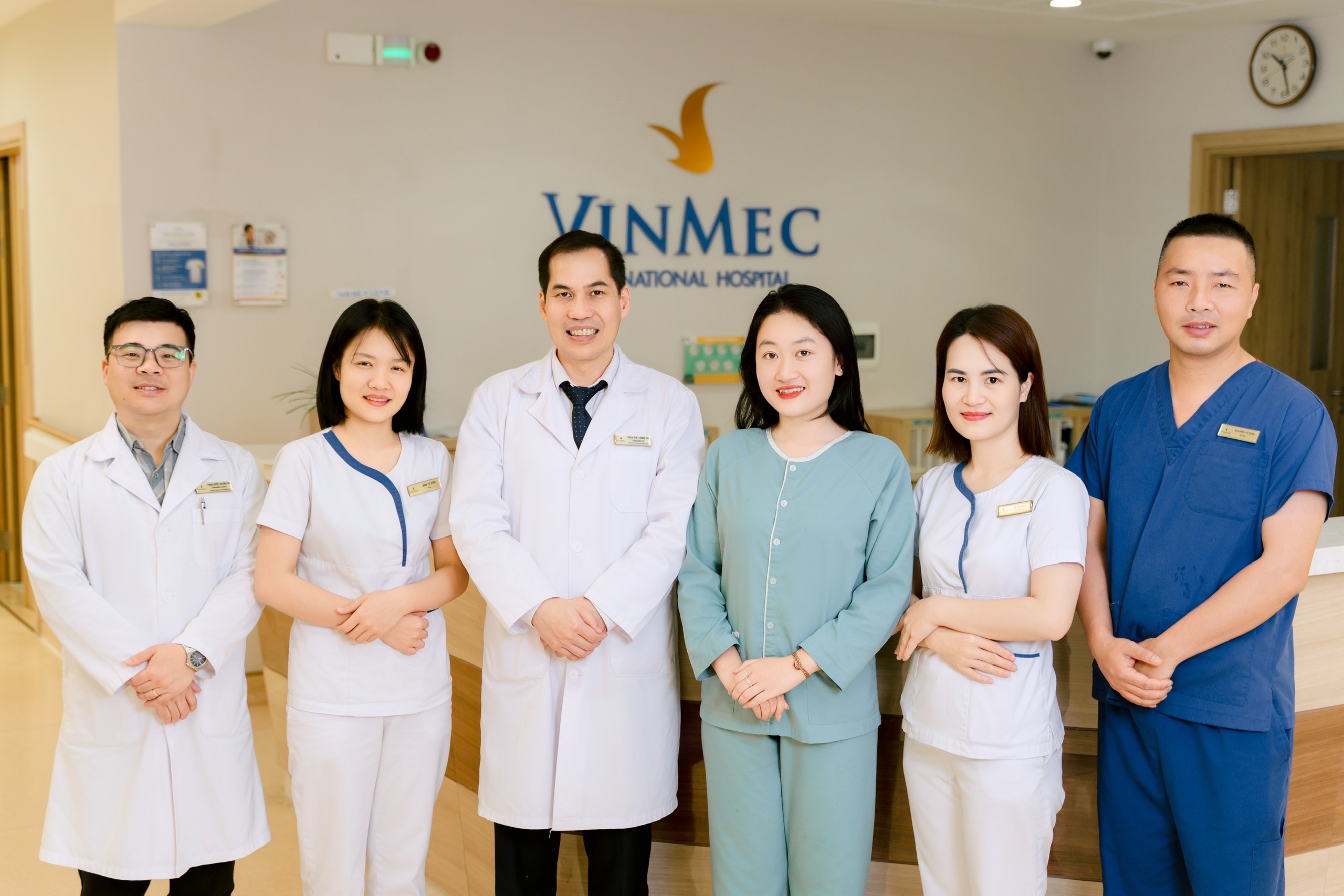Vinmec Hạ Long nội soi bóc tách thành công khối u hiếm gặp, giữ trọn khả năng sinh sản cho người bệnh trẻ- Ảnh 1.