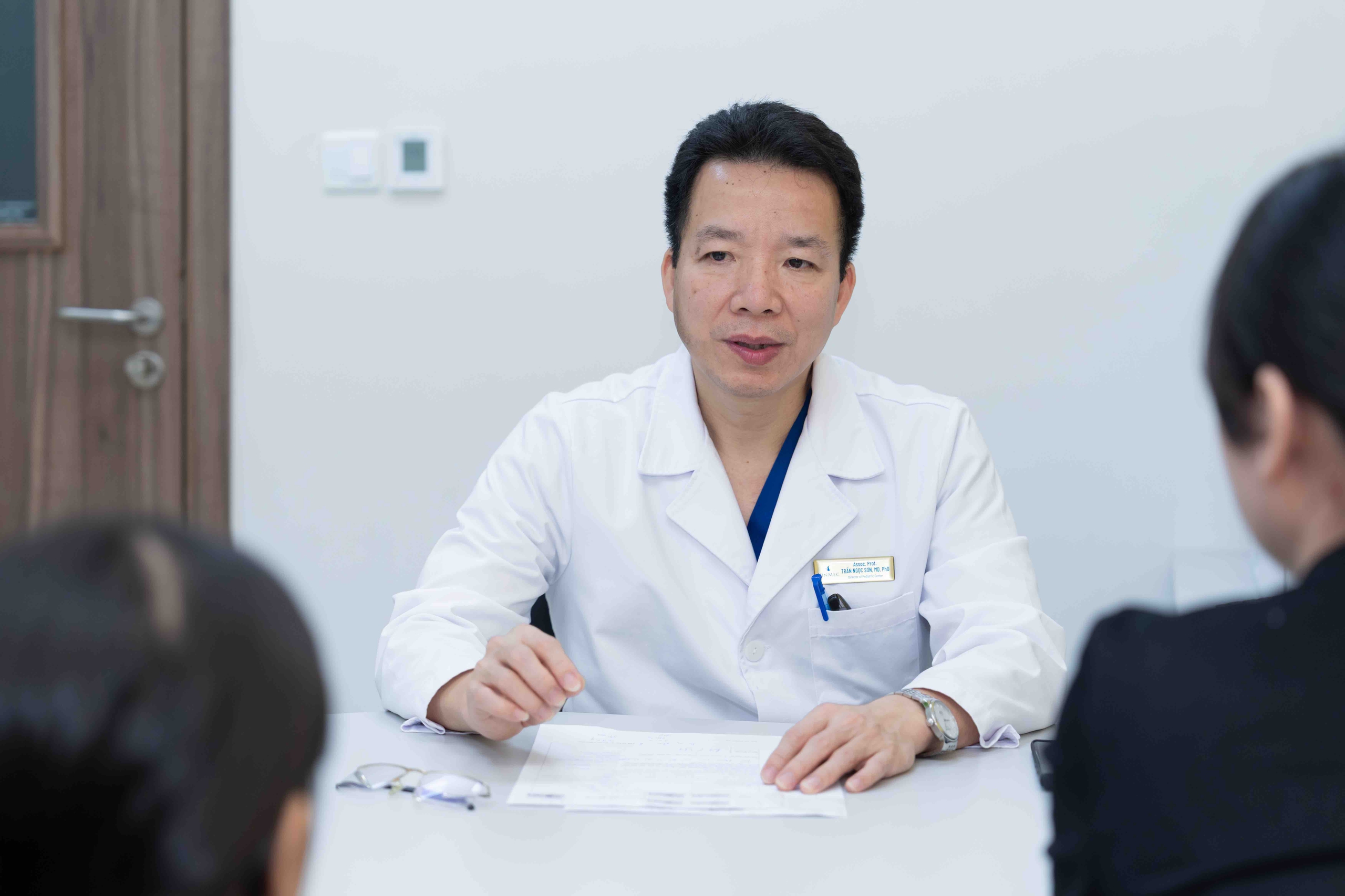 Vinmec phẫu thuật thành công, cứu sống bệnh nhi 48 ngày tuổi mắc teo đường mật bẩm sinh- Ảnh 2. Vinmec phẫu thuật thành công, cứu sống bệnh nhi 48 ngày tuổi mắc teo đường mật bẩm sinh- Ảnh 2.