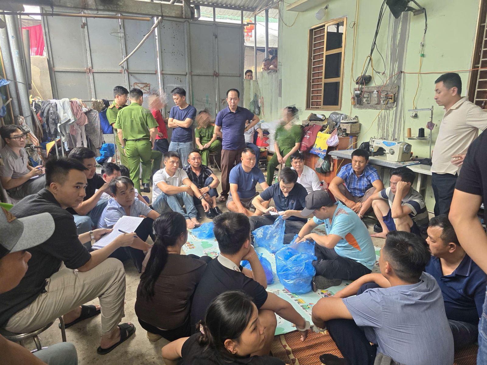 Phú Thọ: Lợi dụng đám cưới để tổ chức đánh bạc- Ảnh 1. Phú Thọ: Lợi dụng đám cưới để tổ chức đánh bạc- Ảnh 1.