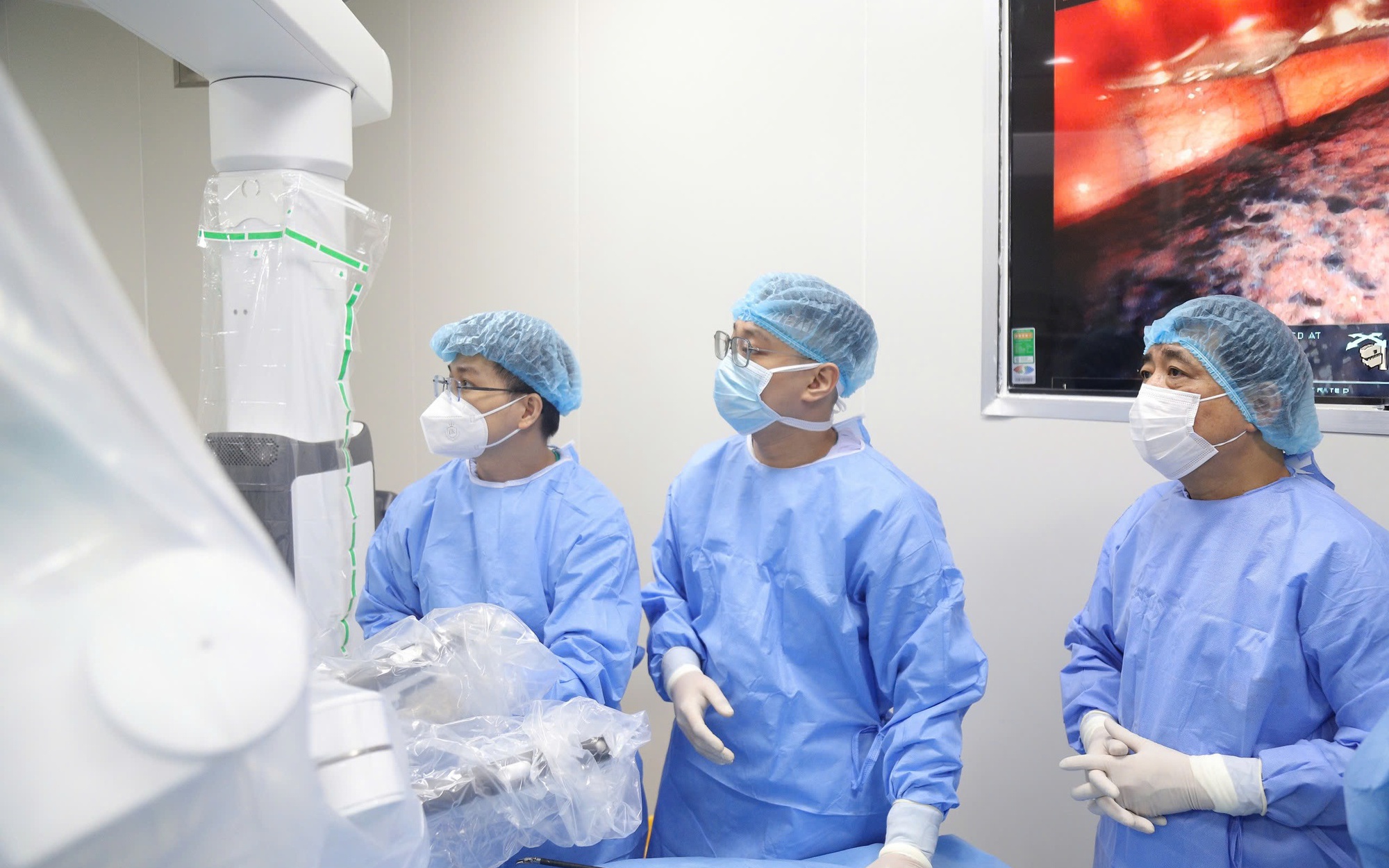 Bệnh viện K mổ nội soi 3D thành công hai ca ung thư thực quản phức tạp- Ảnh 3.
