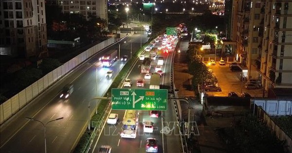 Người dân trở lại Hà Nội sớm, ùn tắc kéo dài trong đêm trên cao tốc Pháp Vân – Cầu Giẽ