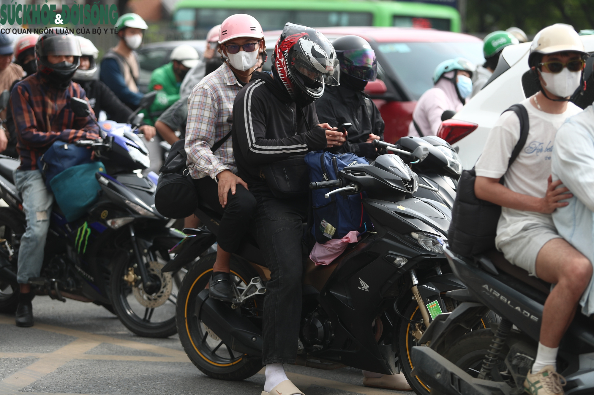 Chiều cuối nghỉ lễ 30/4, giao thông cửa ngõ Hà Nội thế nào?- Ảnh 5.