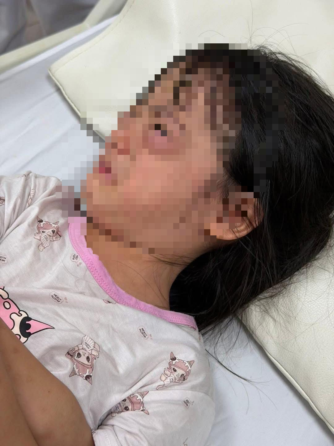 Cảnh báo ngộ độc với đồ chơi thổi bong bóng xà phòng- Ảnh 1. Cảnh báo ngộ độc với đồ chơi thổi bong bóng xà phòng- Ảnh 1.