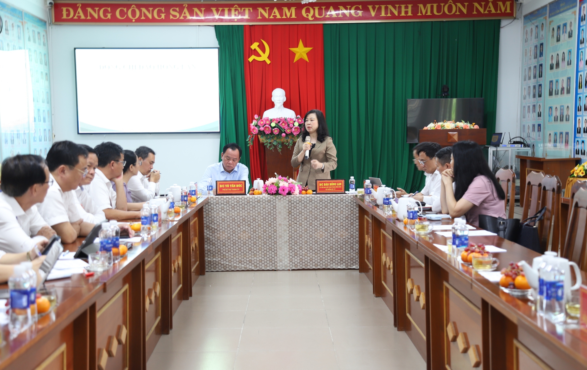 Bộ trưởng Bộ Y tế: Phân cấp càng mạnh, y tế cơ sở càng phải vững- Ảnh 3. Bộ trưởng Bộ Y tế: Phân cấp càng mạnh, y tế cơ sở càng phải vững- Ảnh 3.