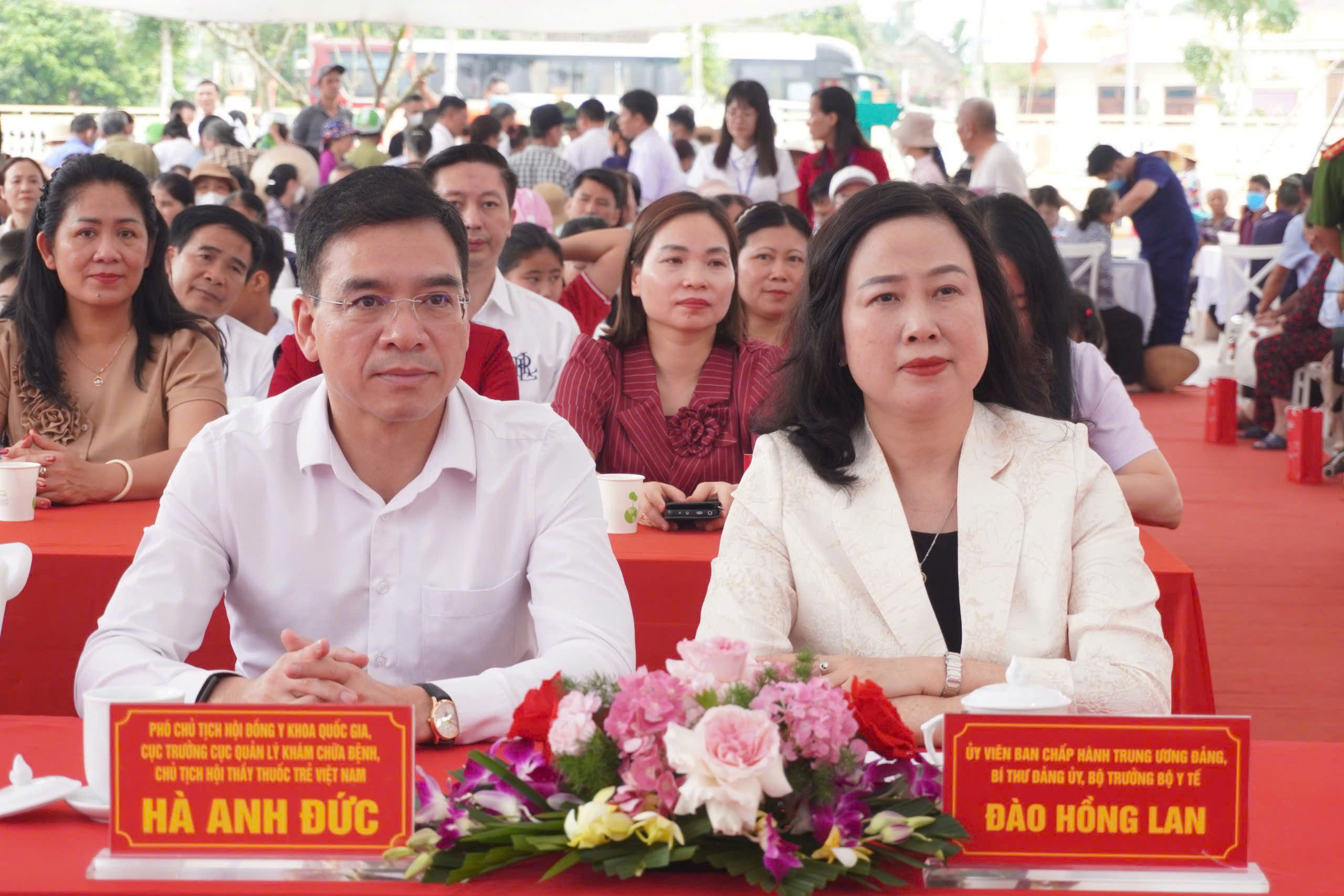 Bộ trưởng Đào Hồng Lan dự chương trình khám bệnh miễn phí 'Vì một Việt Nam khỏe mạnh hơn 2026' tại Hải Phòng- Ảnh 3. Bộ trưởng Đào Hồng Lan dự chương trình khám bệnh miễn phí 'Vì một Việt Nam khỏe mạnh hơn 2026' tại Hải Phòng- Ảnh 3.