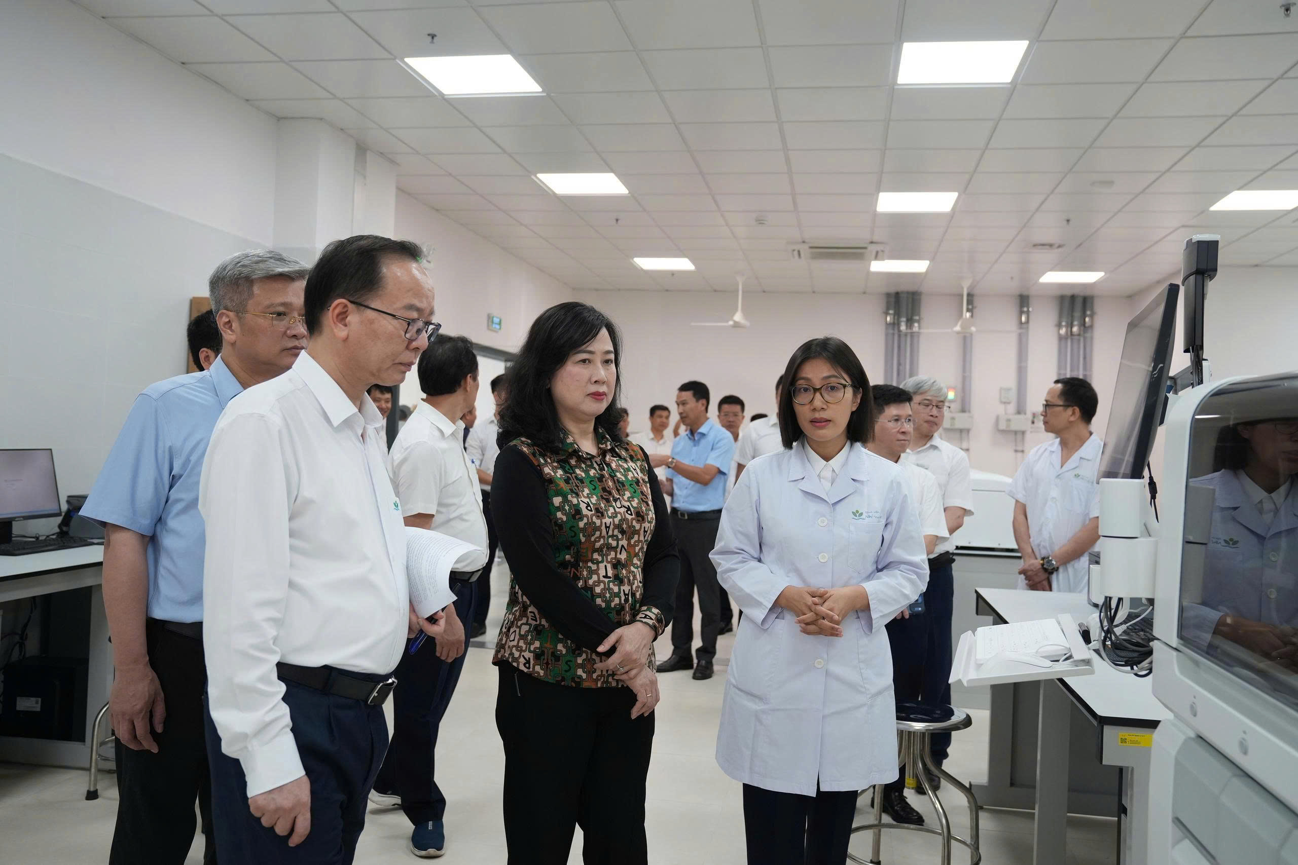 Bộ trưởng Bộ Y tế Đào Hồng Lan: Khẩn trương hoàn thiện các điều kiện để Cơ sở 2 Bệnh viện Nhi Trung ương hoạt động từ ngày 1/6- Ảnh 3. Bộ trưởng Bộ Y tế Đào Hồng Lan: Khẩn trương hoàn thiện các điều kiện để Cơ sở 2 Bệnh viện Nhi Trung ương hoạt động từ ngày 1/6- Ảnh 3.