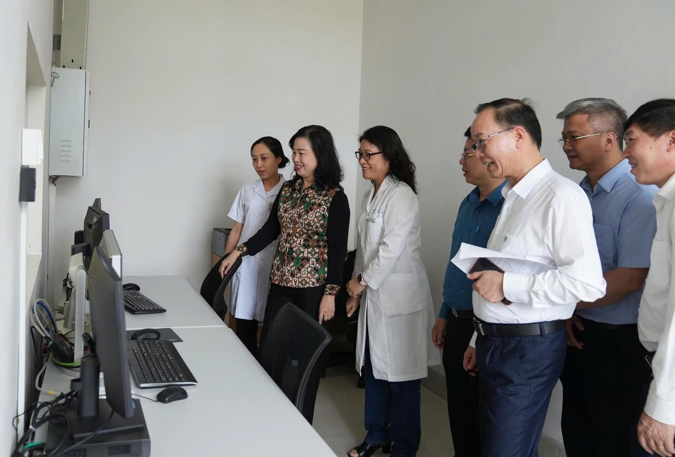 Bộ trưởng Bộ Y tế Đào Hồng Lan: Khẩn trương hoàn thiện các điều kiện để Cơ sở 2 Bệnh viện Nhi Trung ương hoạt động từ ngày 1/6- Ảnh 5. Bộ trưởng Bộ Y tế Đào Hồng Lan: Khẩn trương hoàn thiện các điều kiện để Cơ sở 2 Bệnh viện Nhi Trung ương hoạt động từ ngày 1/6- Ảnh 5.