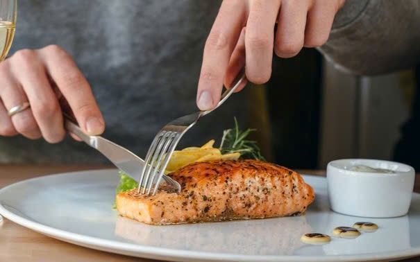 Thời điểm ăn cá hồi tốt nhất để tăng lợi ích của omega-3