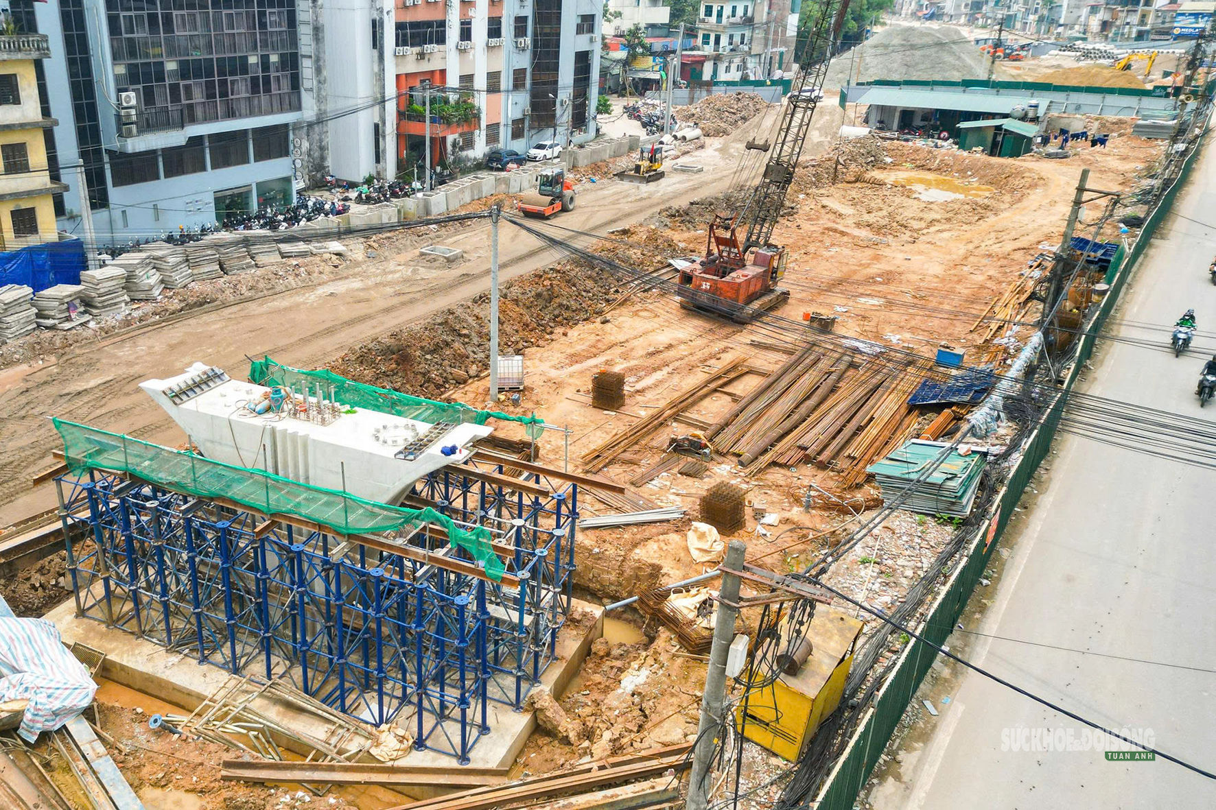 Cầu vượt Vành đai 1 dần thành hình, kỳ vọng giảm áp lực giao thông nội đô- Ảnh 3. Cầu vượt Vành đai 1 dần thành hình, kỳ vọng giảm áp lực giao thông nội đô- Ảnh 3.