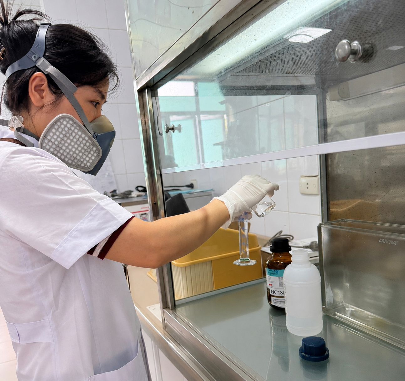 Đảm bảo chất lượng thuốc, mỹ phẩm, thực phẩm vì sức khỏe cộng đồng- Ảnh 5. Đảm bảo chất lượng thuốc, mỹ phẩm, thực phẩm vì sức khỏe cộng đồng- Ảnh 5.
