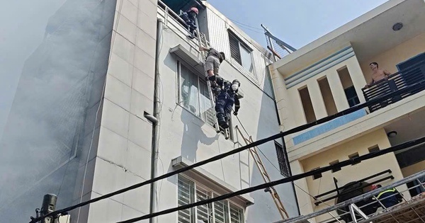 Cảnh sát kịp thời cứu nạn nhân trong vụ cháy nhà 5 tầng ở TPHCM