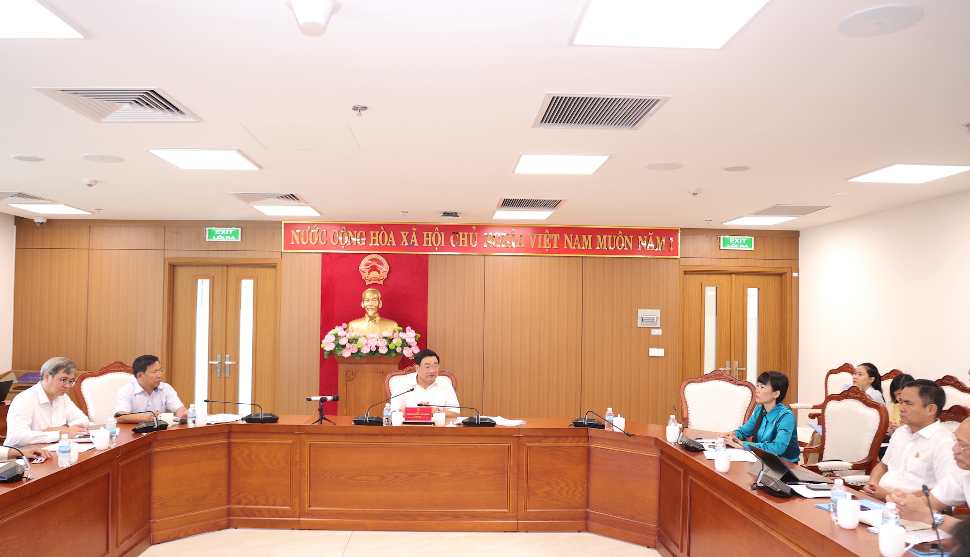 Loài chim tạo nên đặc sản nổi tiếng bị giăng nhiều 'lưới tàng hình' săn bắt- Ảnh 1. Loài chim tạo nên đặc sản nổi tiếng bị giăng nhiều 'lưới tàng hình' săn bắt- Ảnh 1.