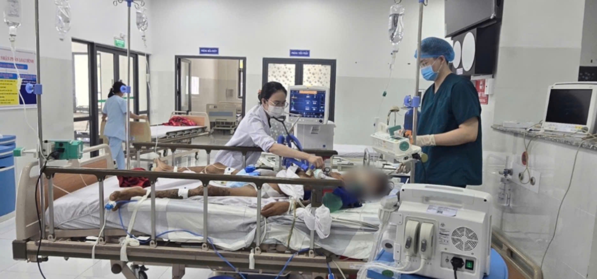 Bộ đôi ‘báo động đỏ liên viện’ và bác sĩ luân phiên cứu nhiều ca nguy kịch ở TPHCM- Ảnh 1. Bộ đôi ‘báo động đỏ liên viện’ và bác sĩ luân phiên cứu nhiều ca nguy kịch ở TPHCM- Ảnh 1.